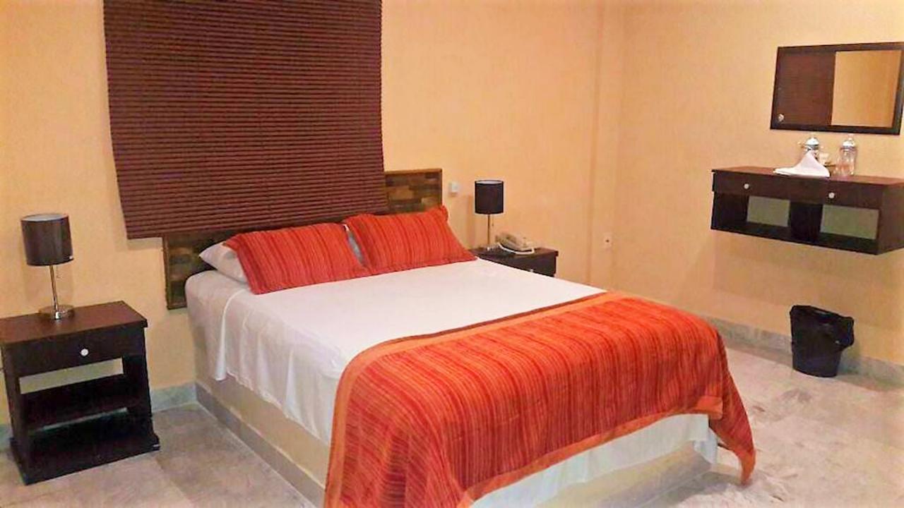 Hotel Versalles Suites Cancún Exterior foto